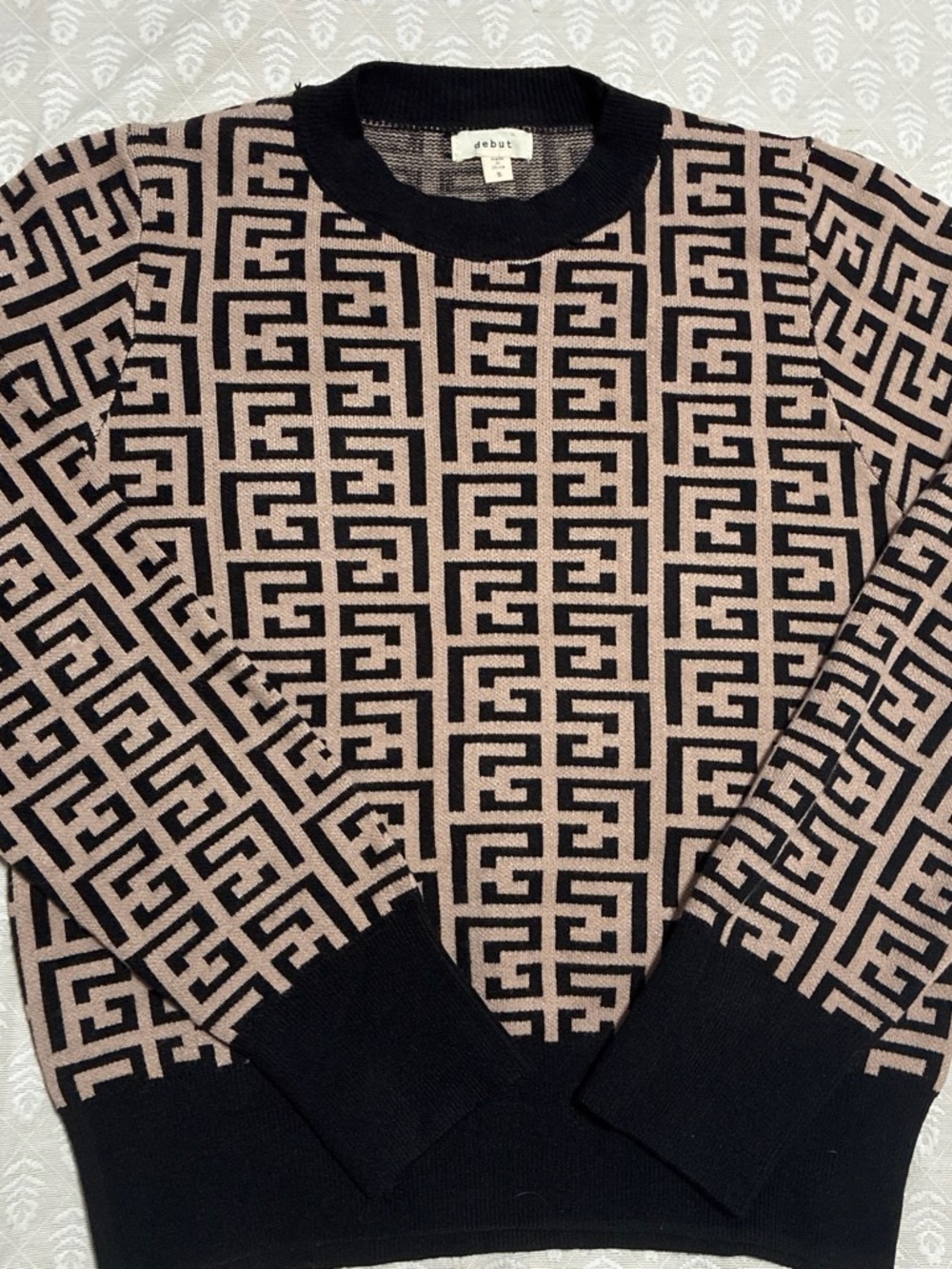 debut Black and Beige Geometric Pattern Crewneck Sweater